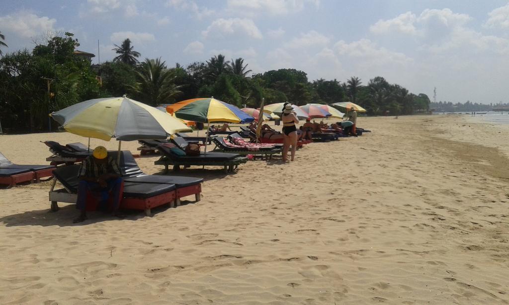 Methira Villa Aluthgama Esterno foto