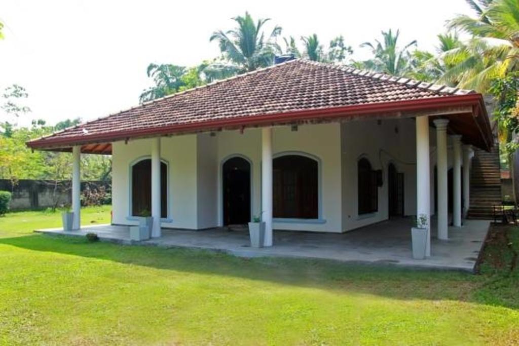 Methira Villa Aluthgama Esterno foto