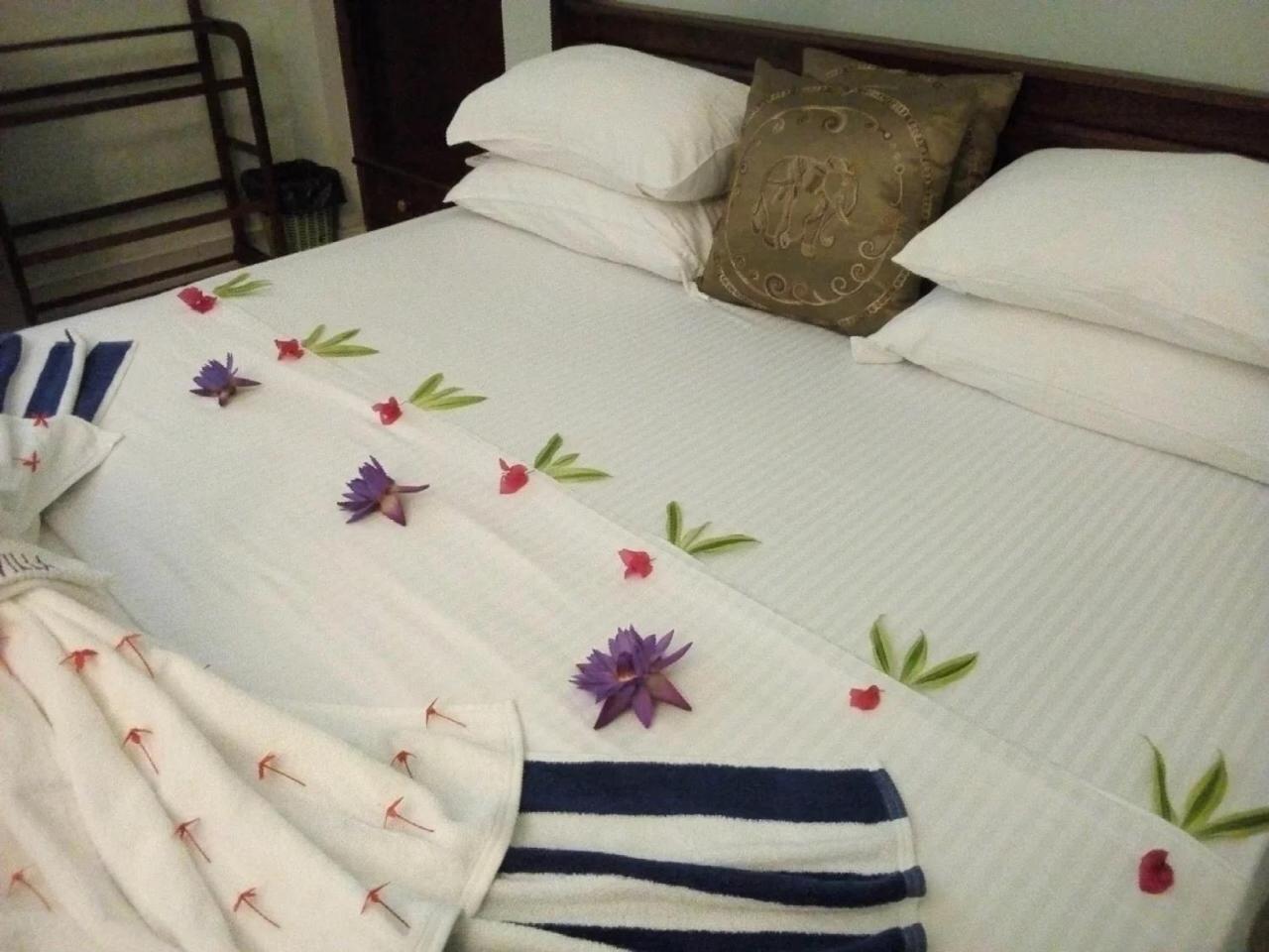 Methira Villa Aluthgama Esterno foto
